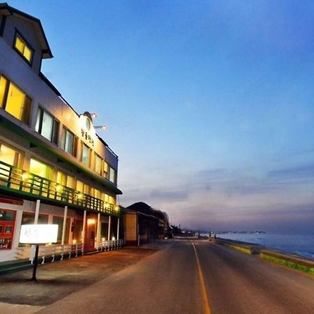 Handul Pension Gangneung Buitenkant foto